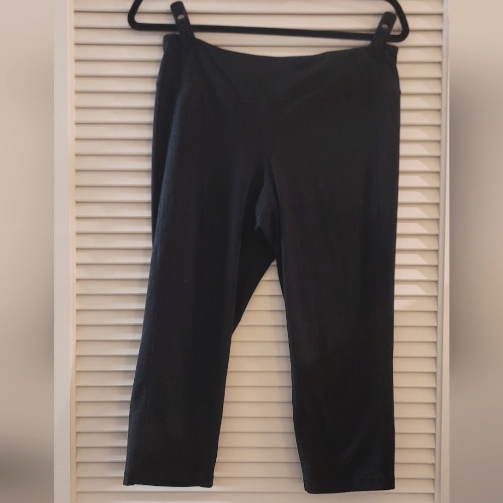 Old Navy - (Plus-Size) Black & Grey Animal Print Workout Athletic Cropped Pants